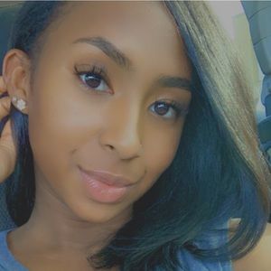 Meet your Posher, Averiahna